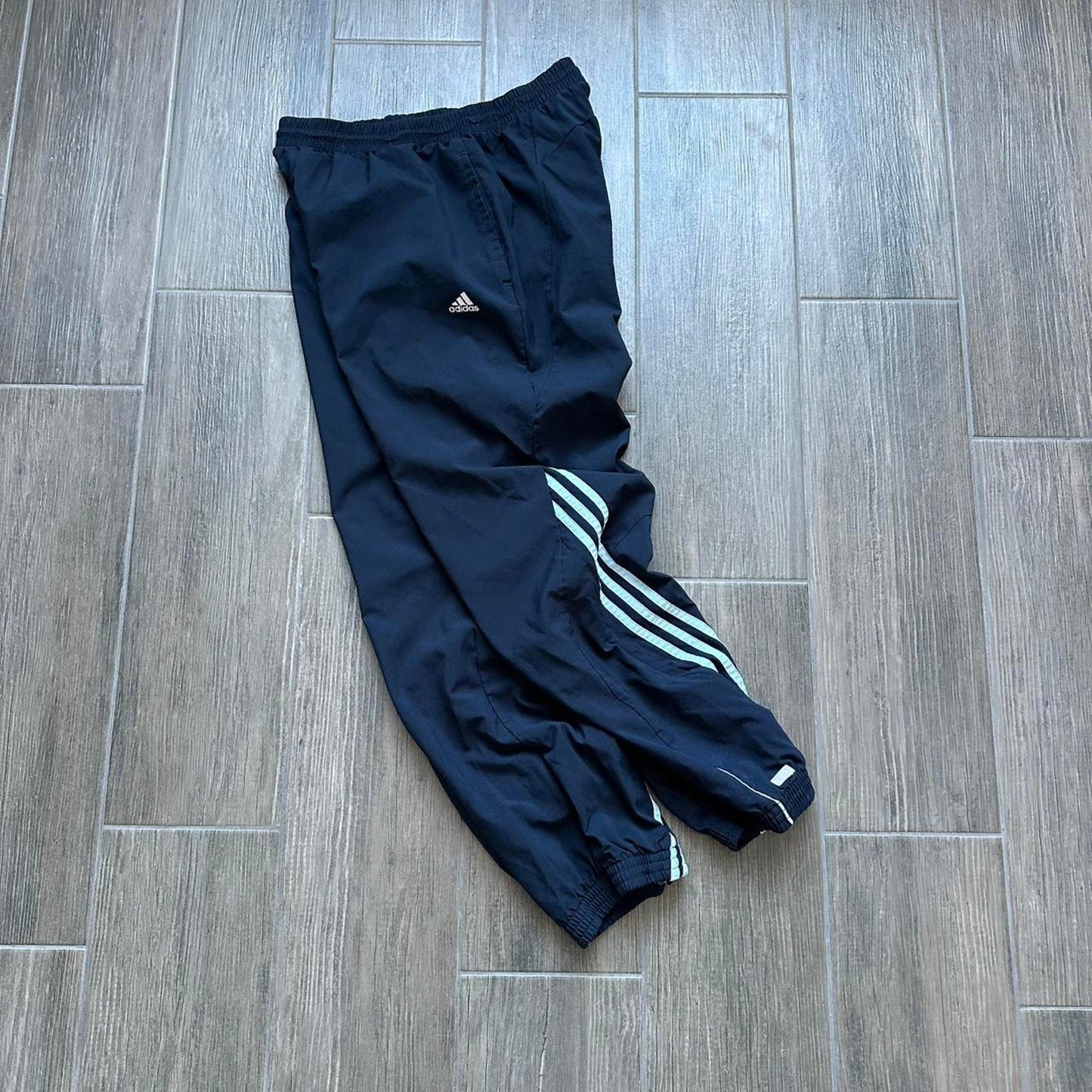 Adidas vintage baggy joggers sweatpants