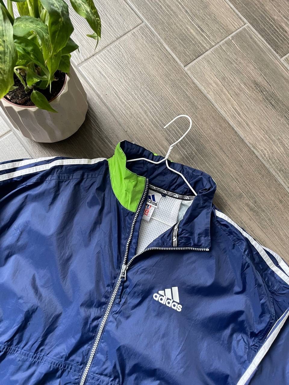 Adidas 90s vintage windbreaker jacket