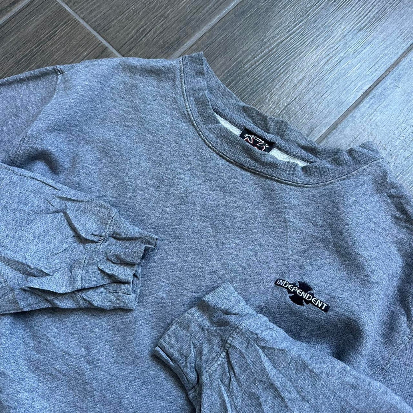 Independent vintage grey y2k baggy sweatshirt