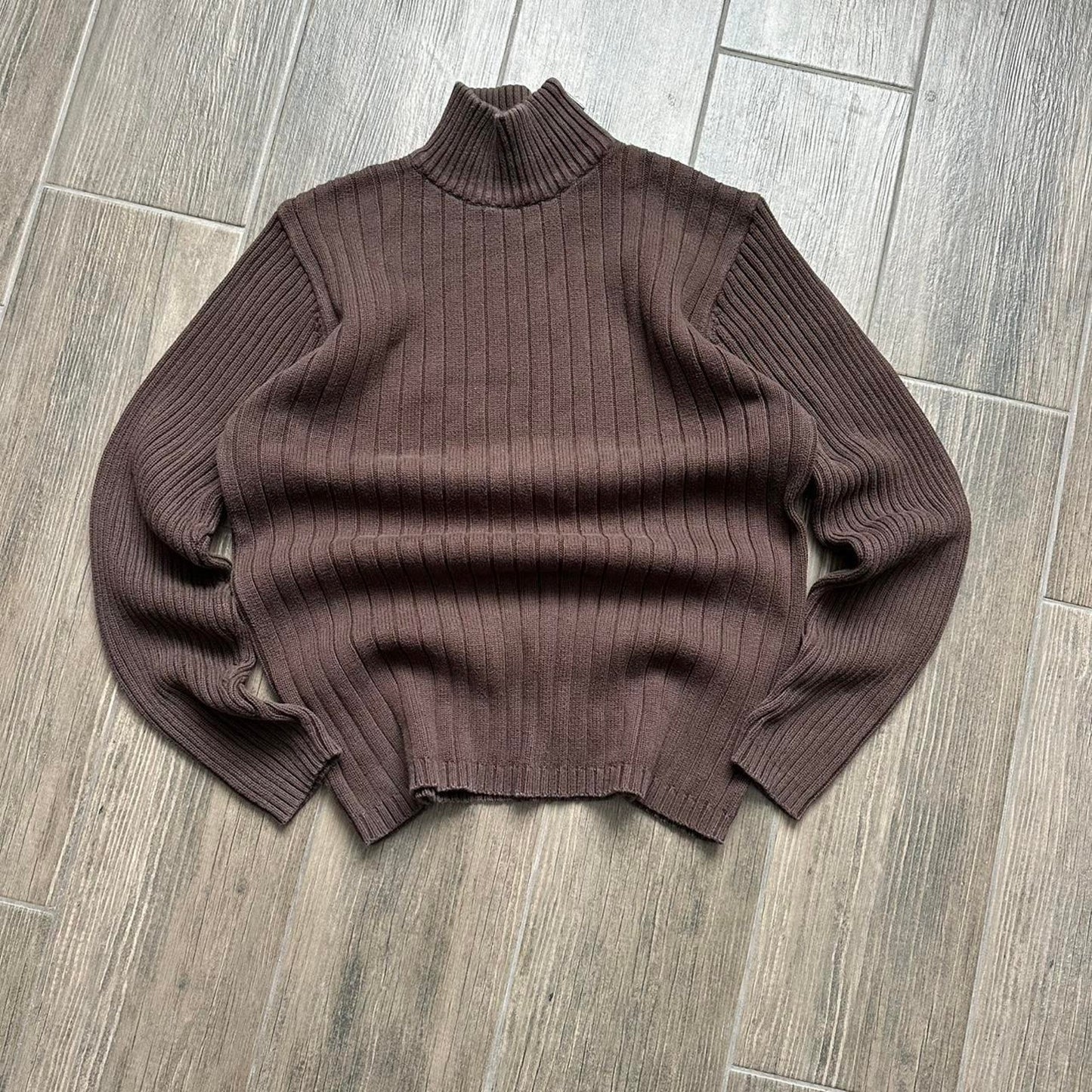 Brown ribber turtleneck sweater