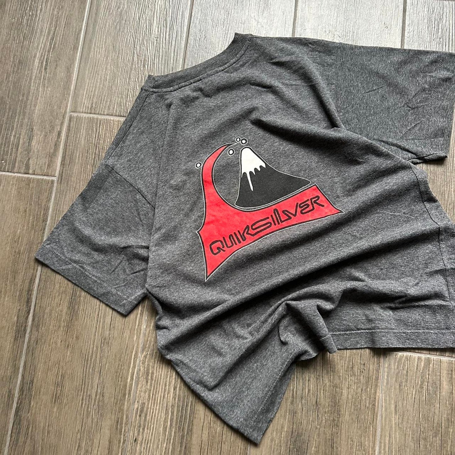 Quiksilver surf-wear y2k grey oversized S tee