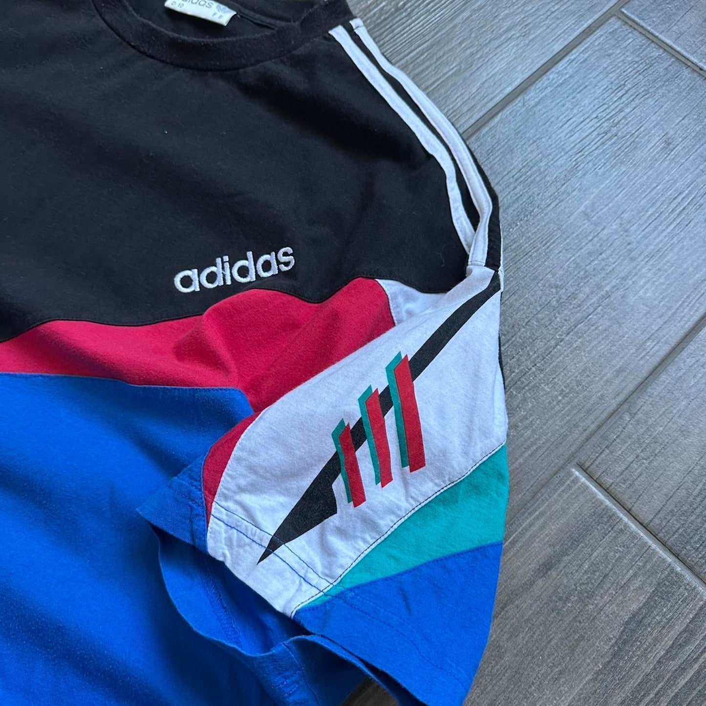 Adidas vintage tee