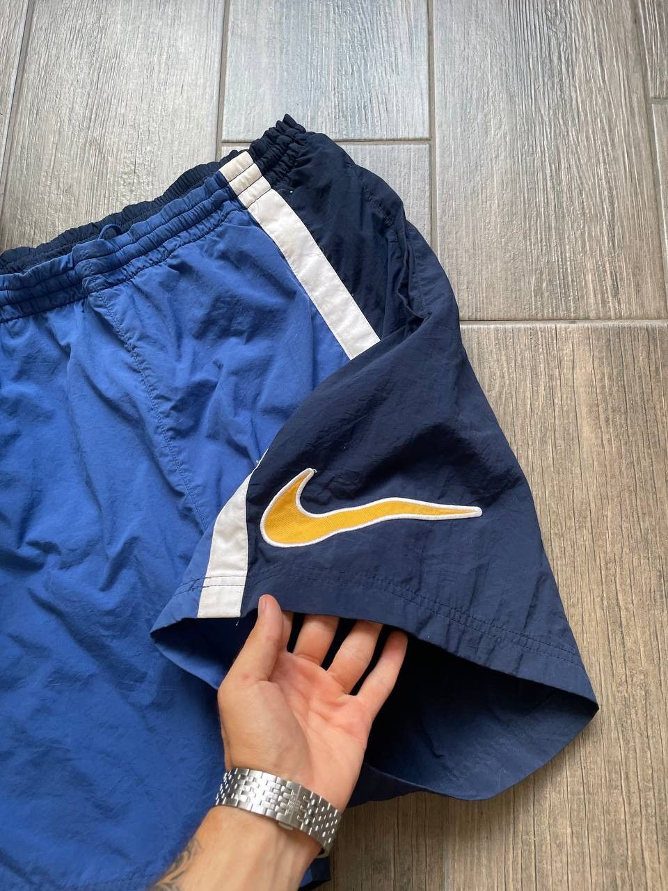 Nike big swoosh navy 90s baggy shorts