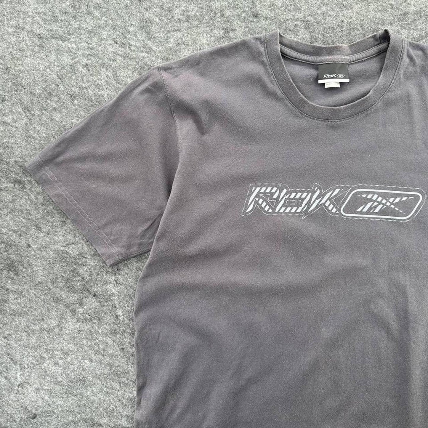 Y2k reebok gray t shirt with