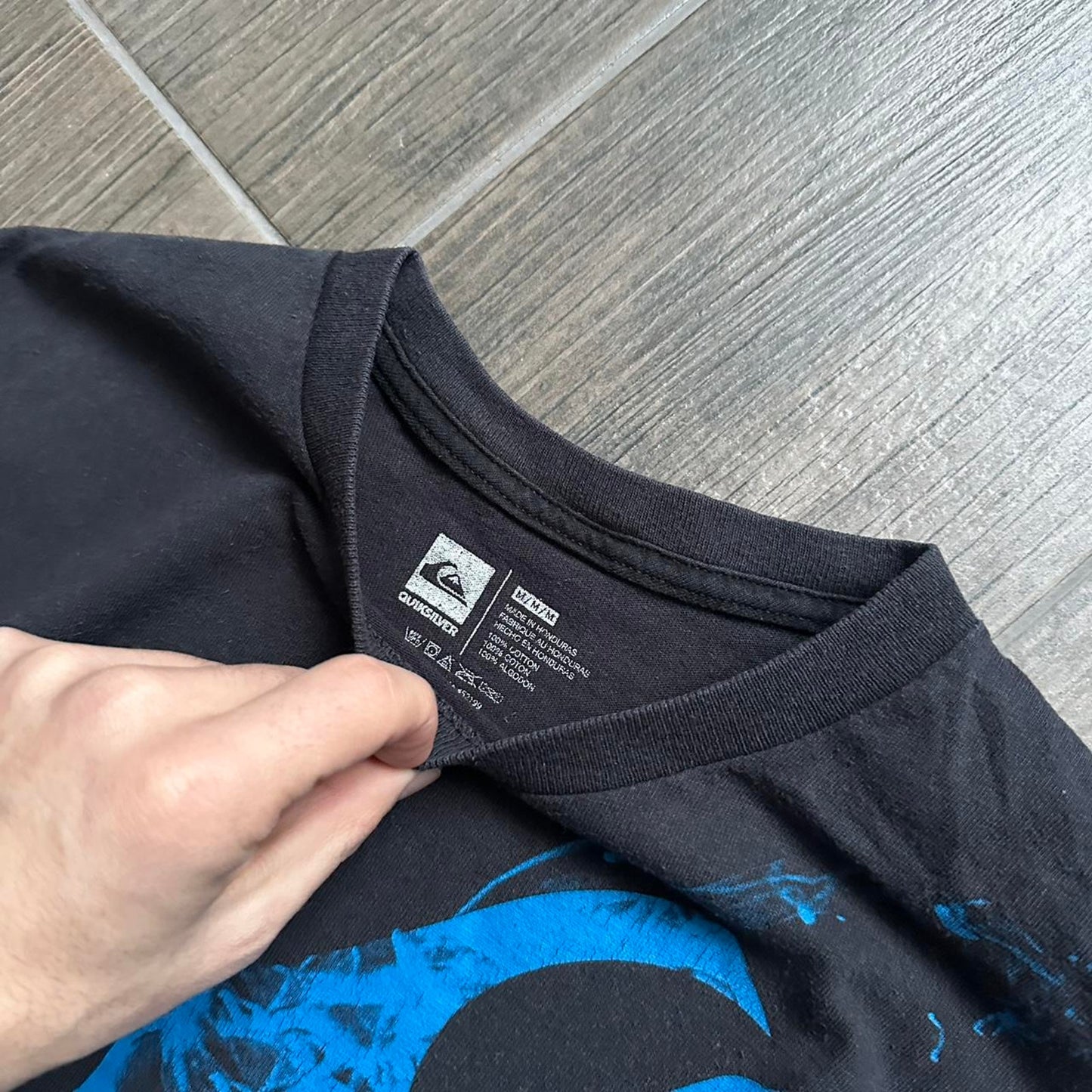 Quiksilver black y2k surf tee