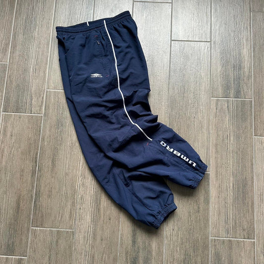 Umbro navy nylon baggy M sweatpants