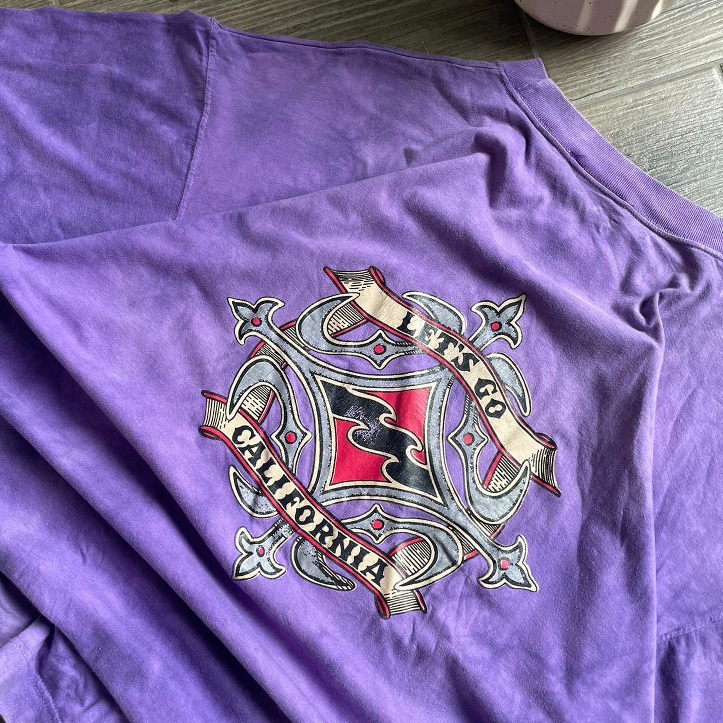 Billabong style 90s baggy tee