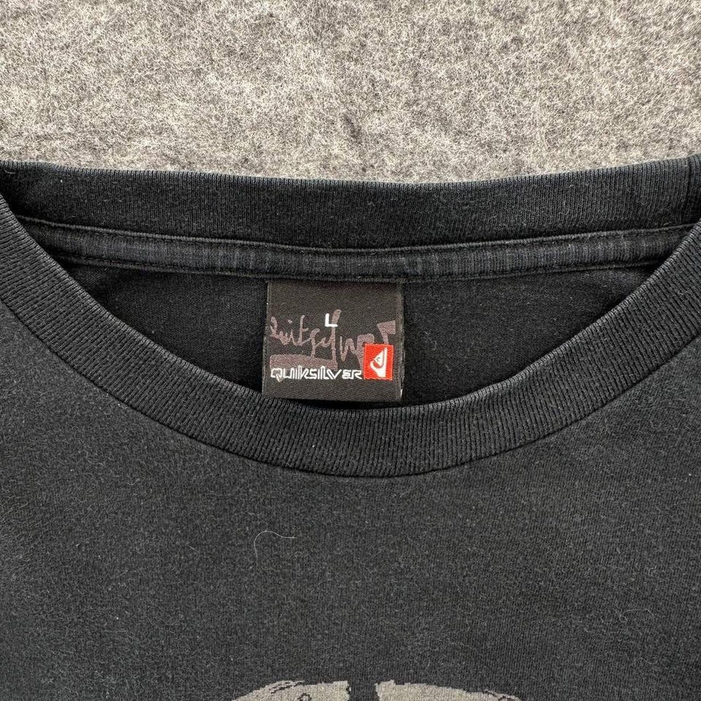 Y2k quiksilver surf t shirt with