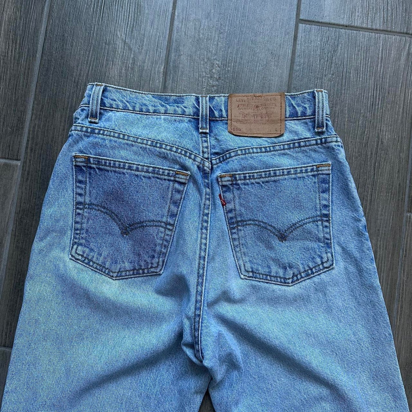 Levis vintage distressed blue denim jeans