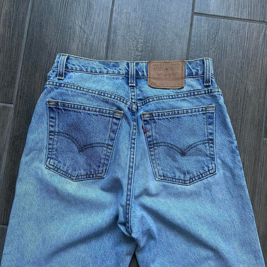 Levis vintage distressed blue denim jeans