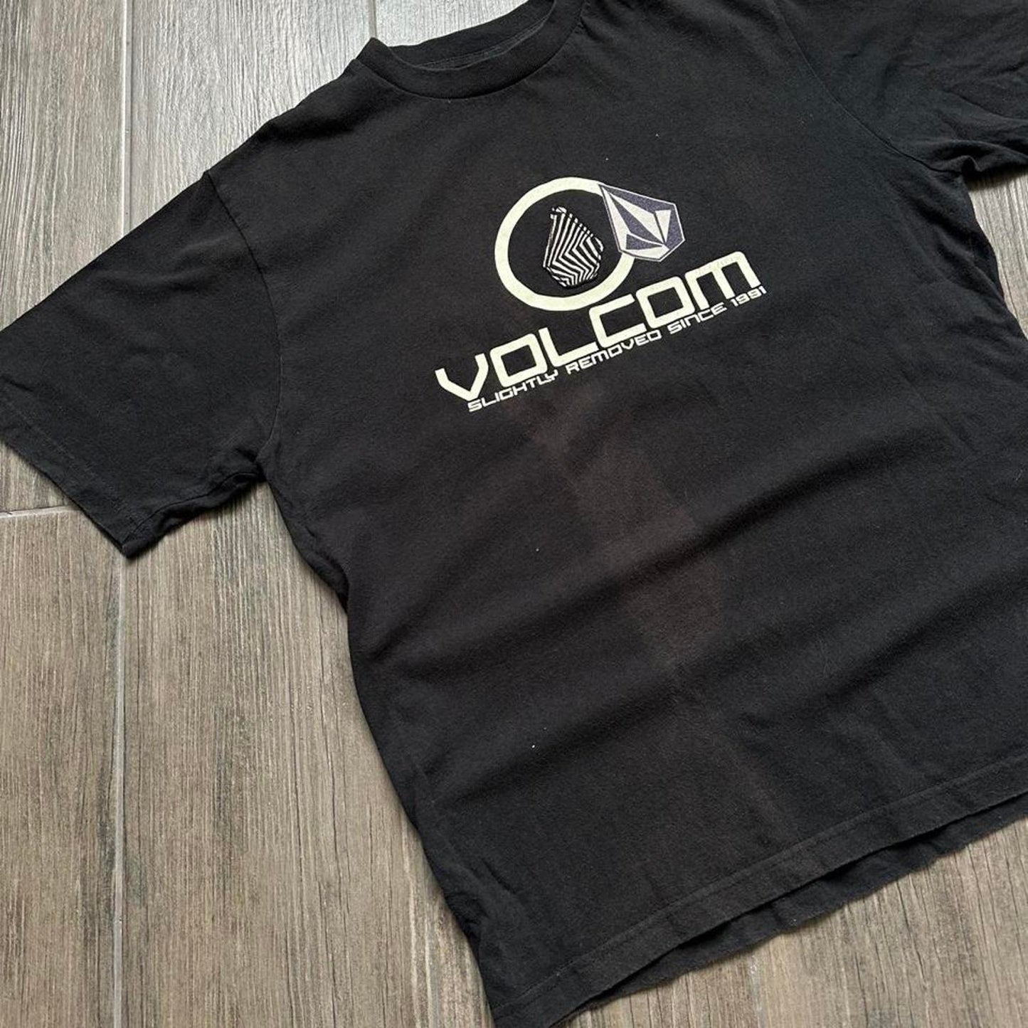 Volcom black surf tee