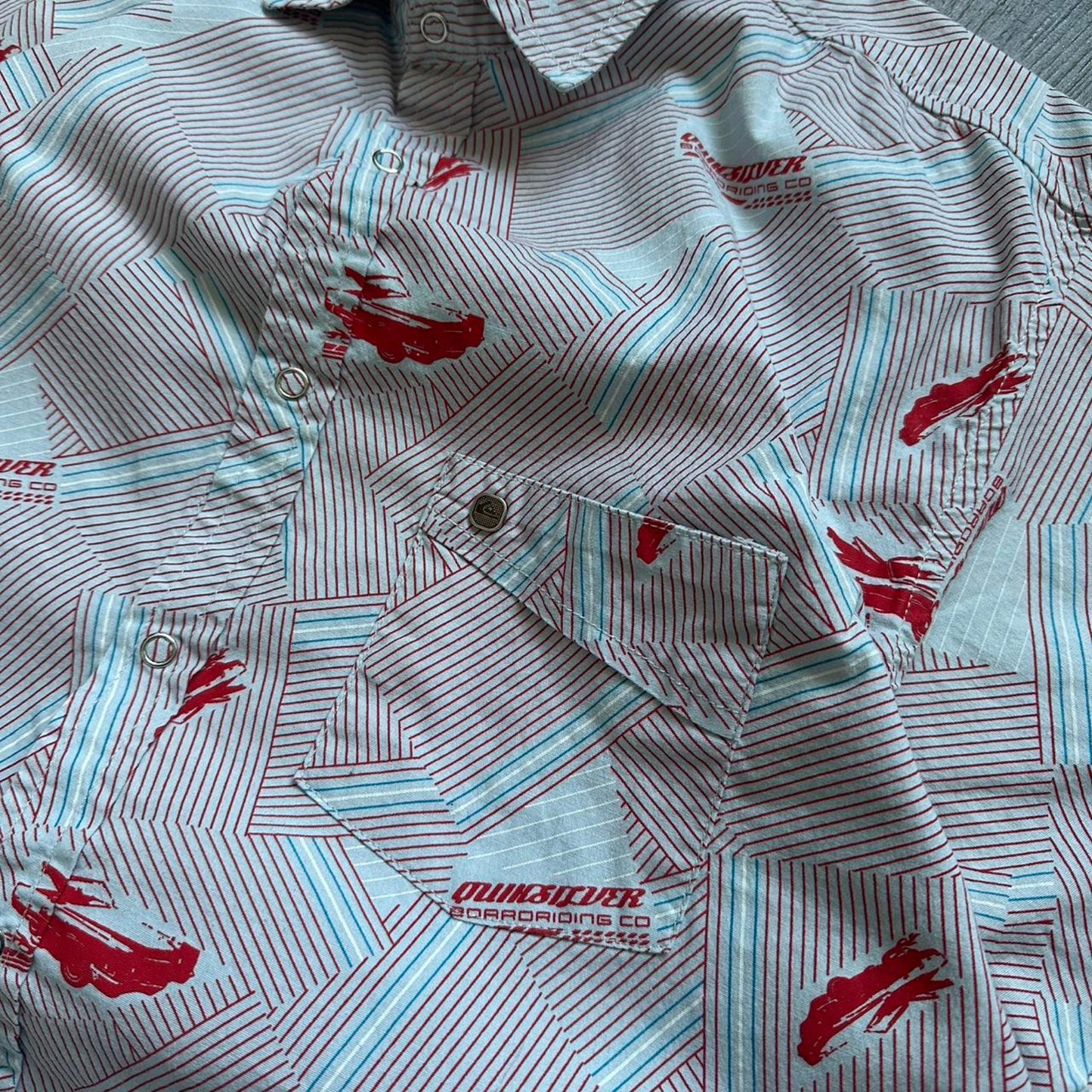 Quiksilver vintage summer y2k shirt