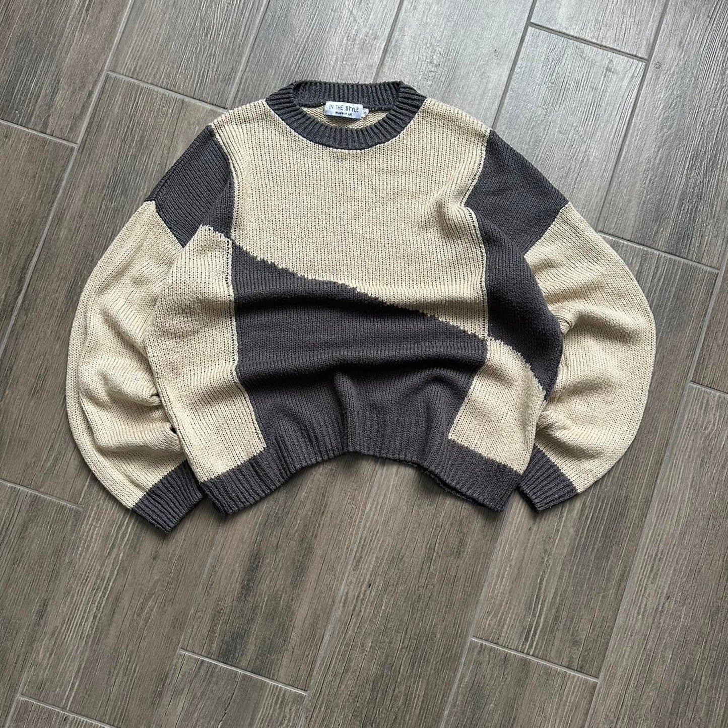 Vintage beige geometric print knit sweater