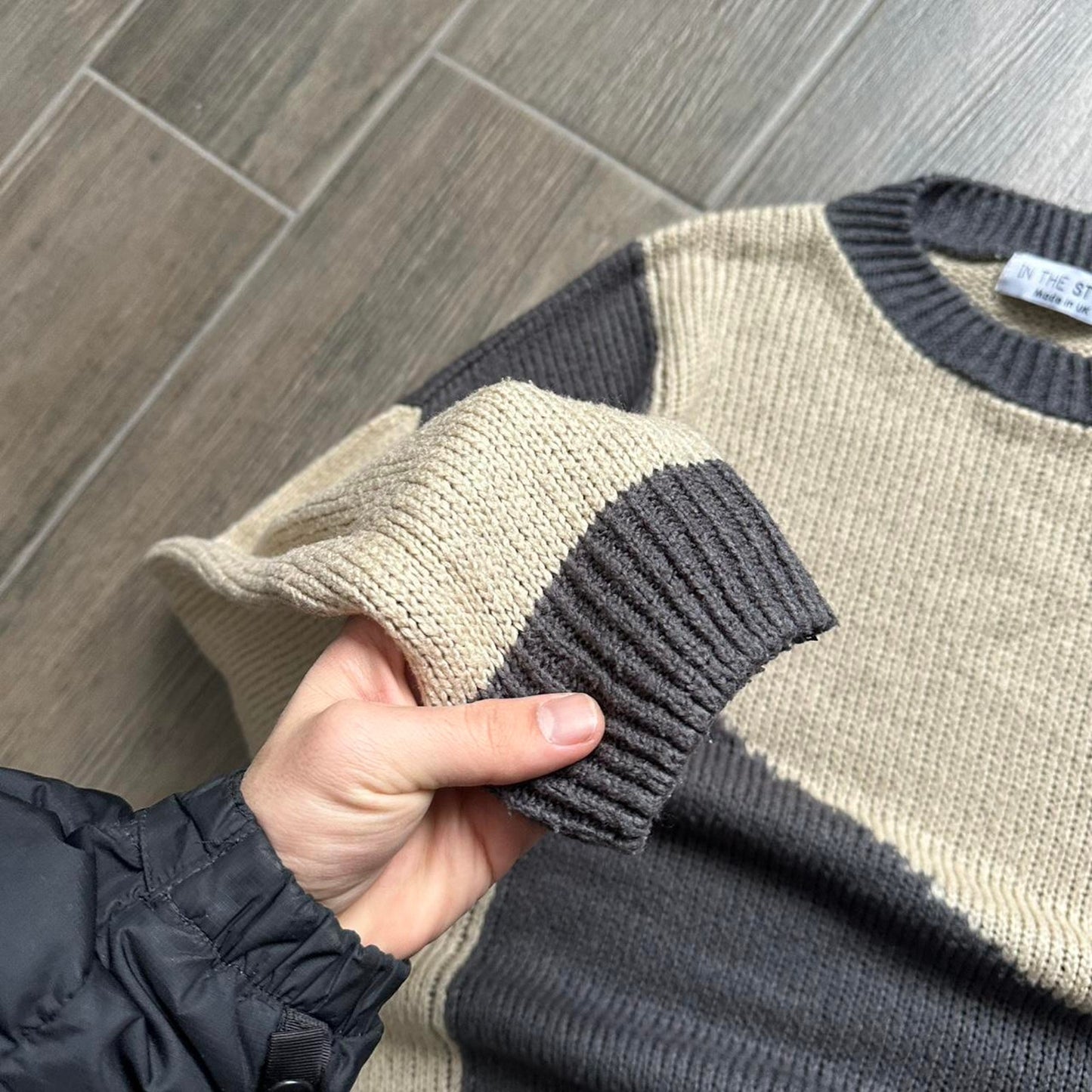 Vintage beige geometric print knit sweater