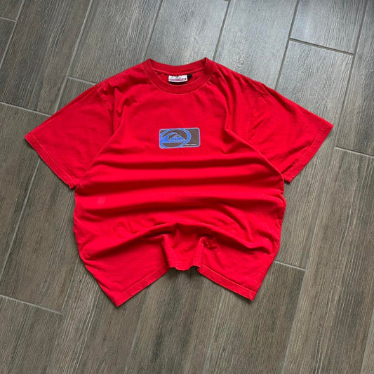 Quiksilver red y2k surf-wear tee