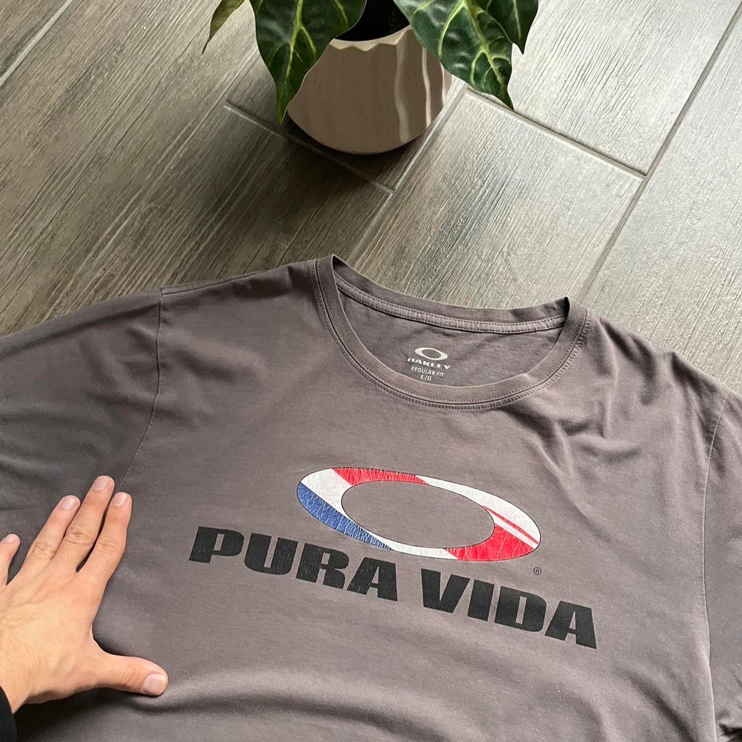 Oakley brown software vintage y2k tee