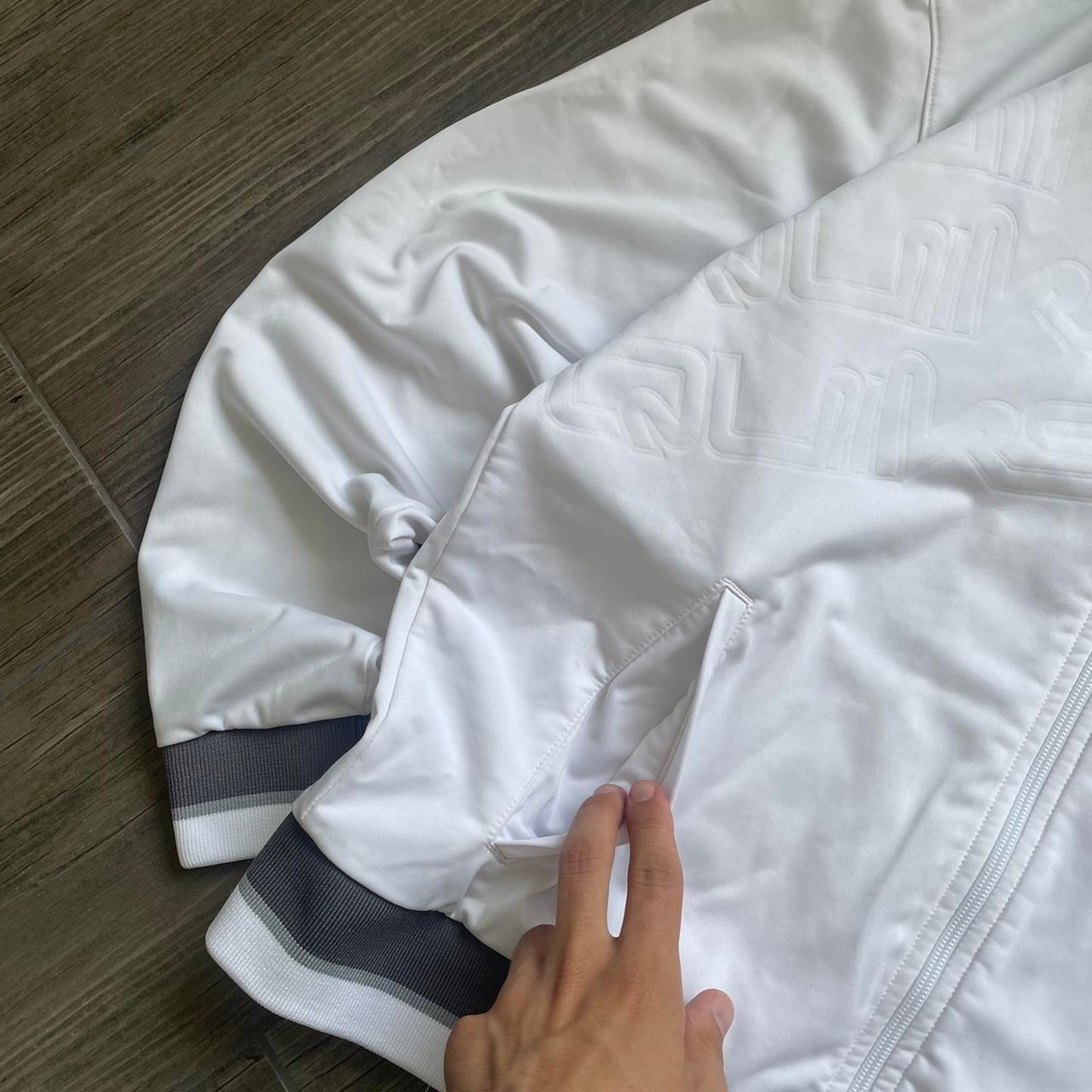 Quiksilver y2k white sport track top jumper
