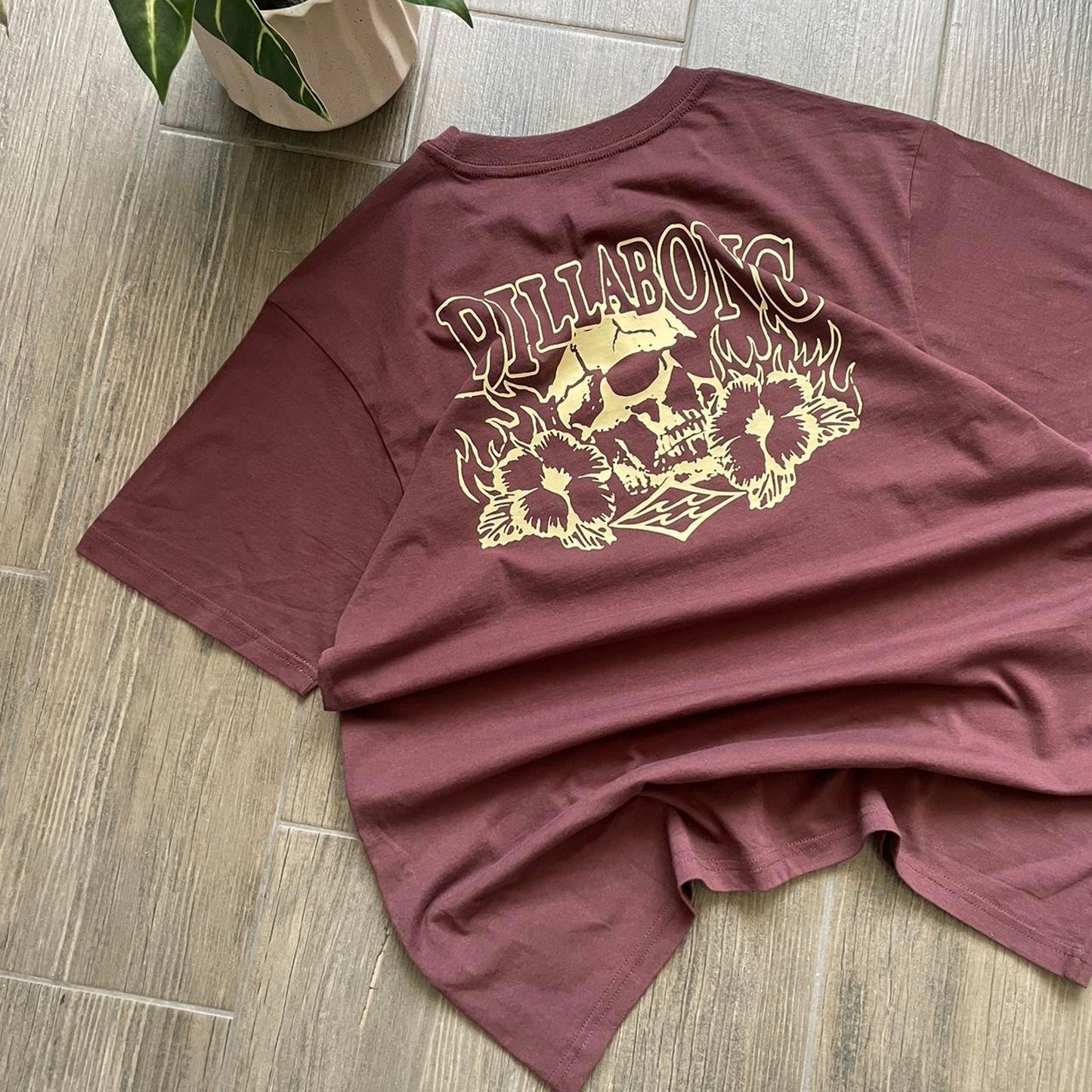 Billabong y2k surf baggy tee