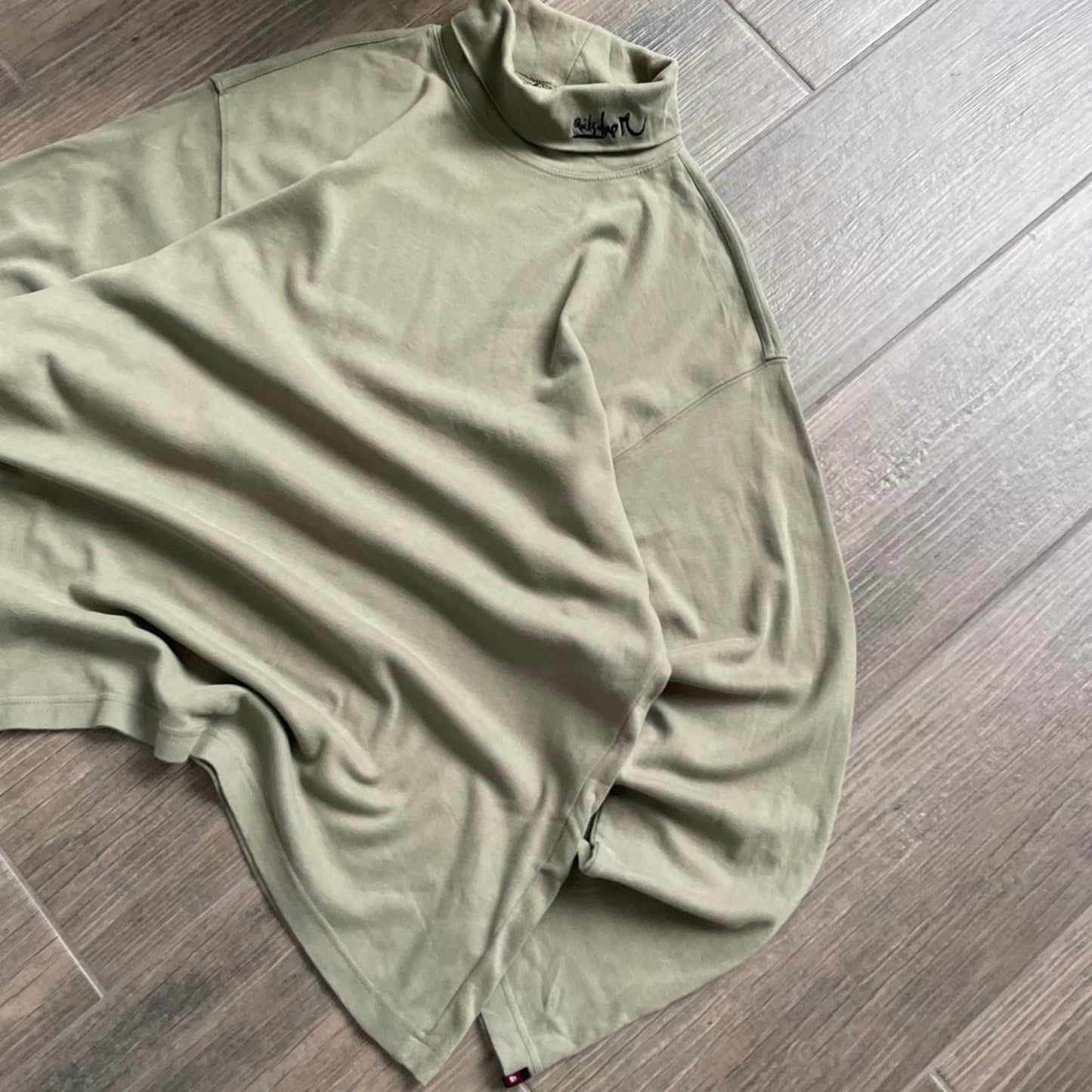 Quiksilver khaki baggy surf wear vintage L golf tee