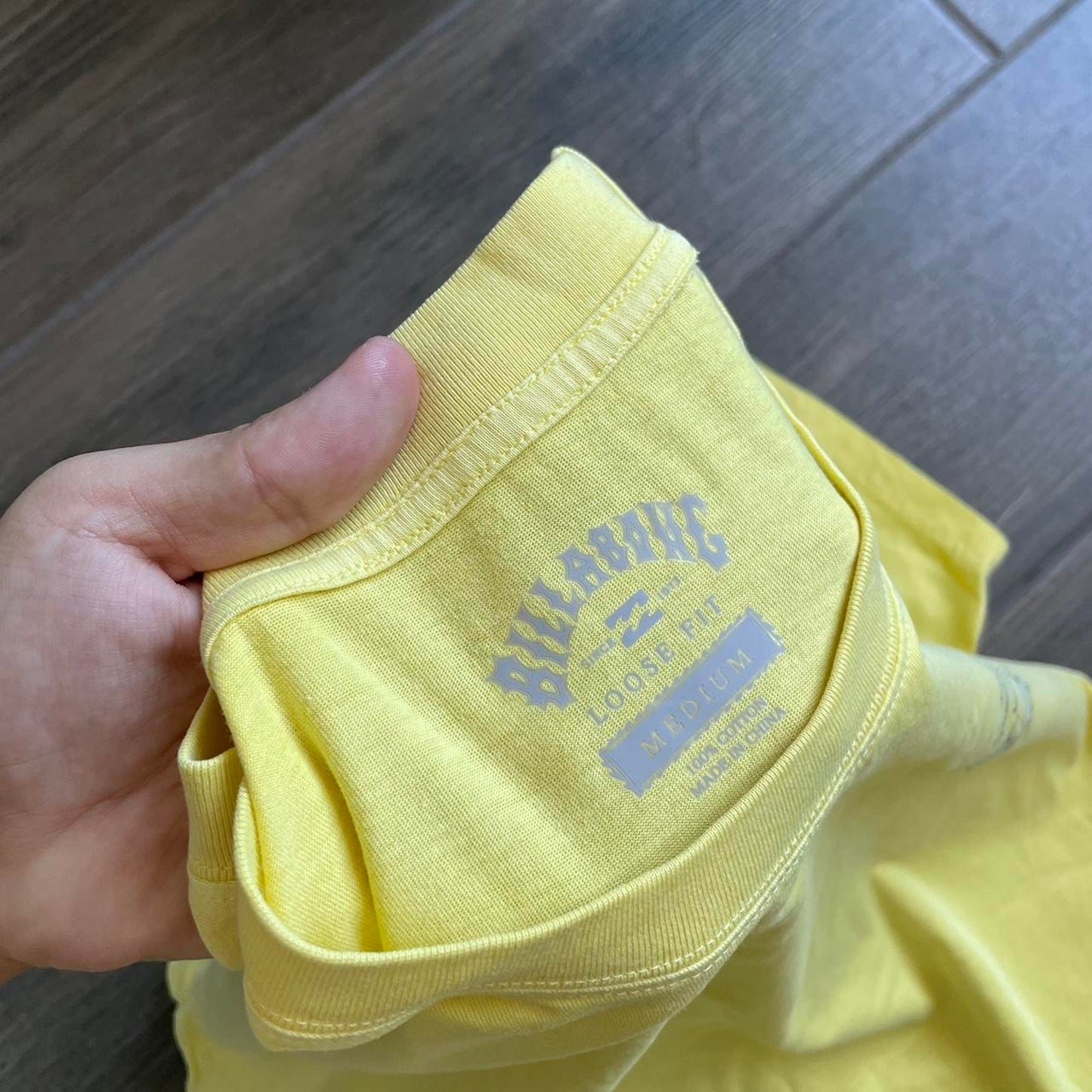 Billabong yellow baggy surf y2k tee