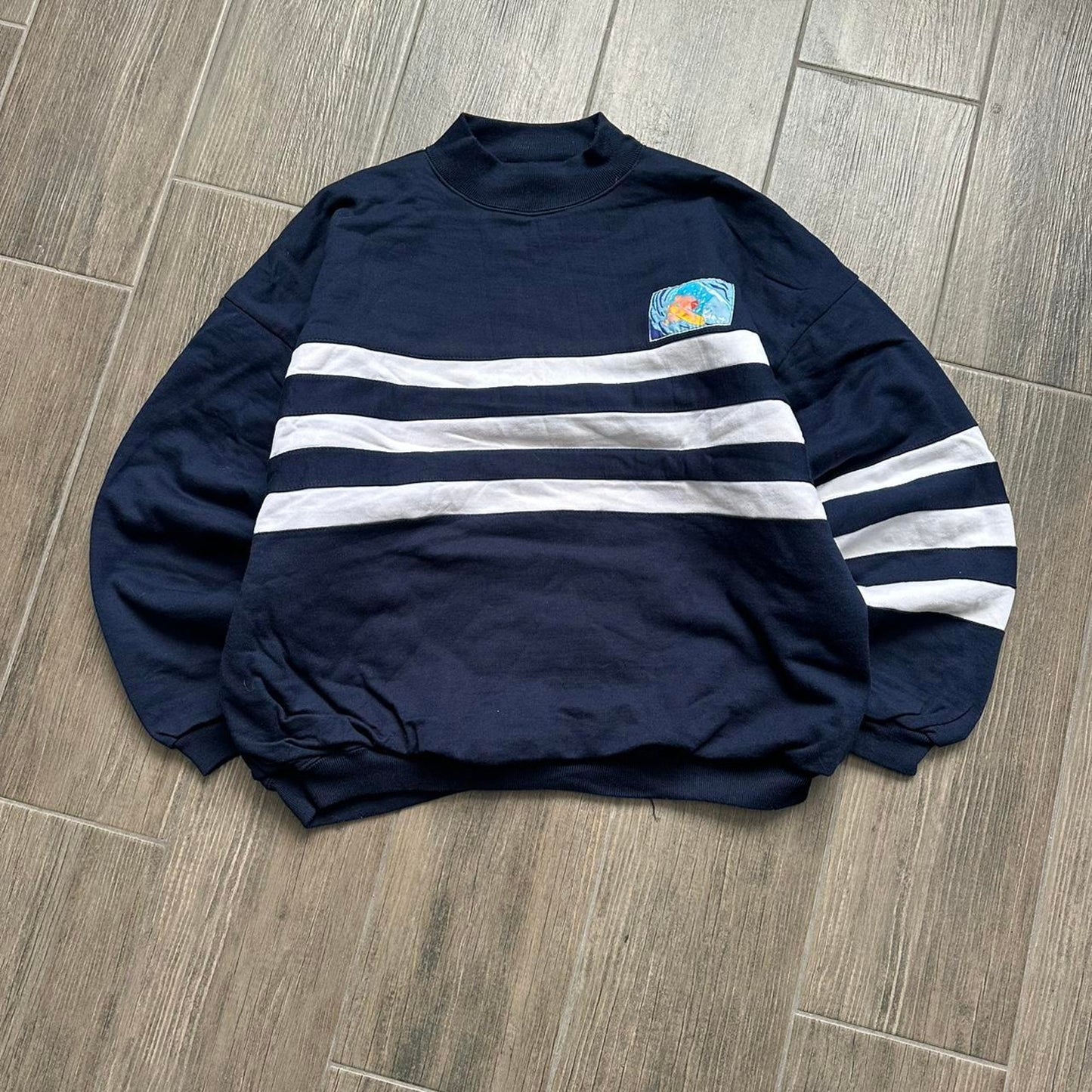 Vintage surf style 90s sweatshirt
