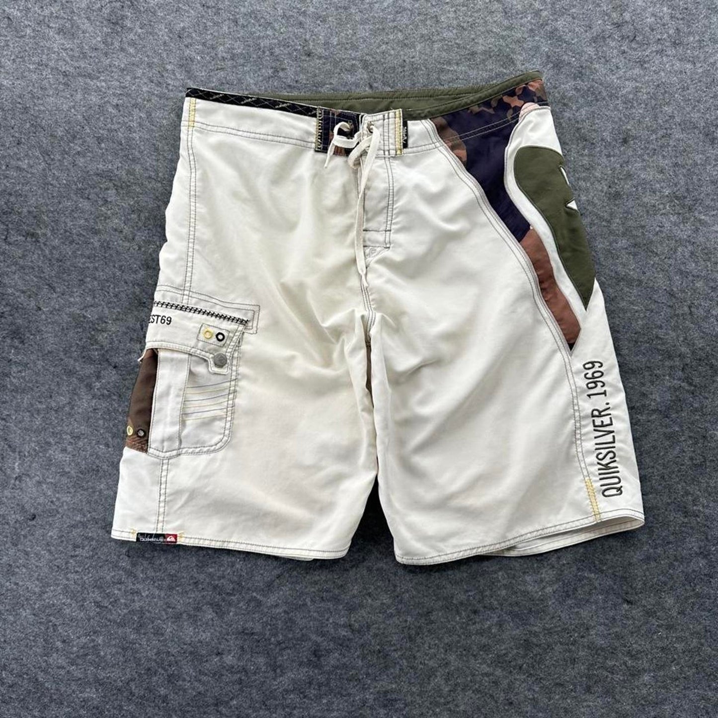 Quiksilver cream cargo shorts