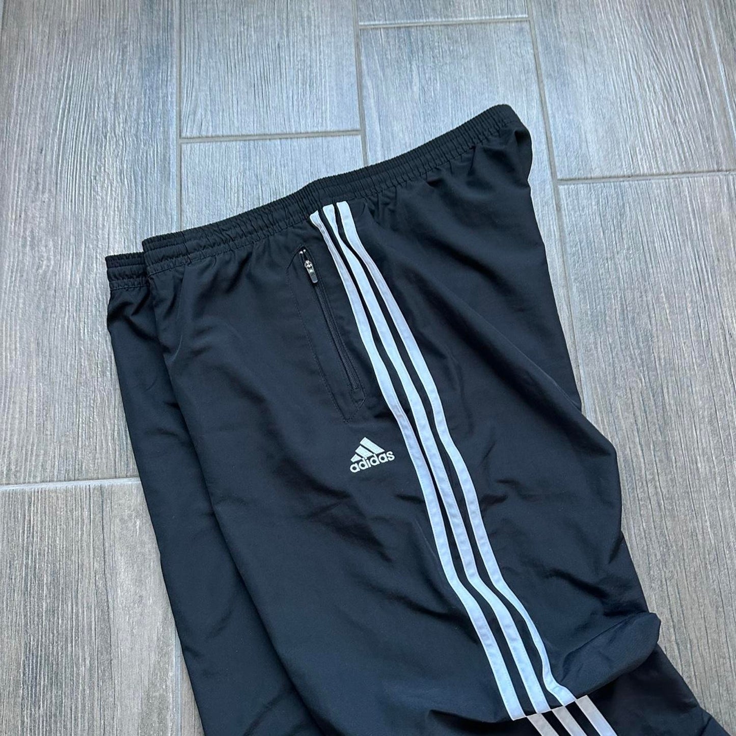 Adidas vintage baggy joggers sweatpants
