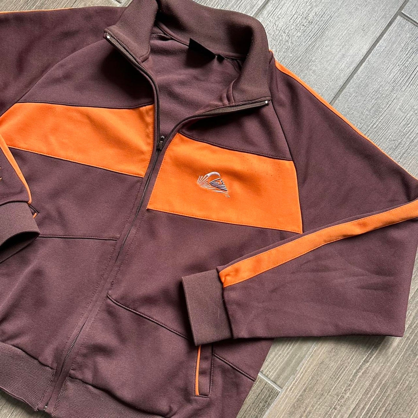 Quiksilver women brownorange zip up