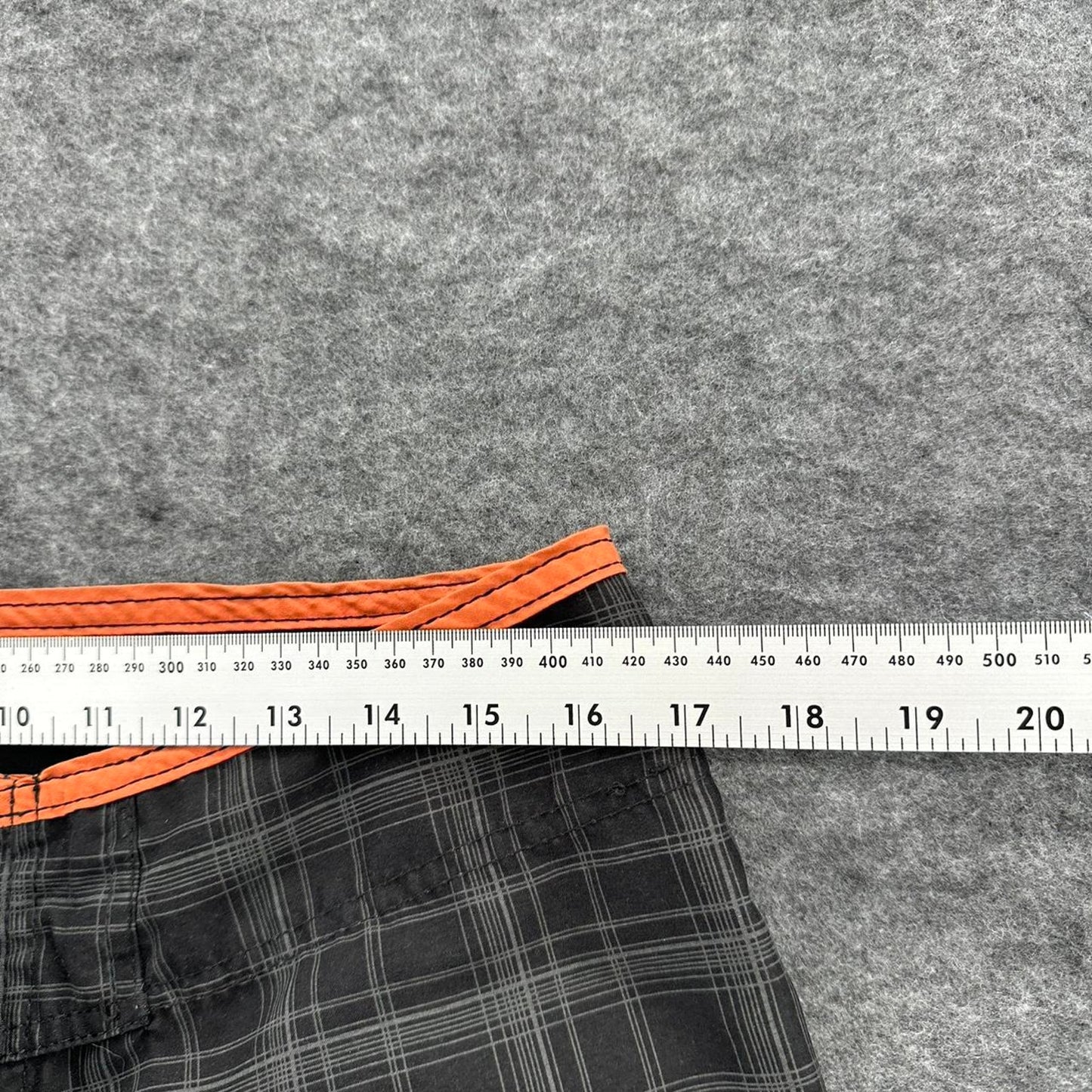 Quiksilver grey black plaid