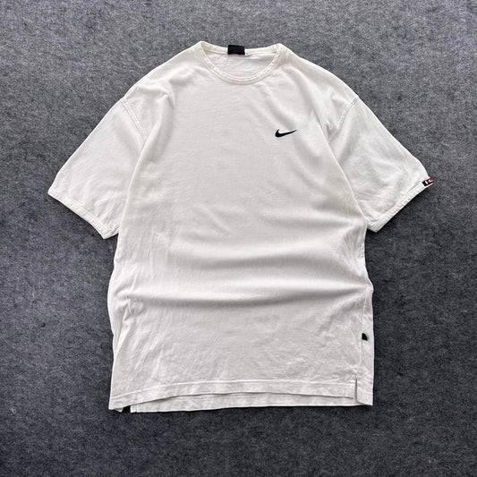 Y2k nike white t shirt