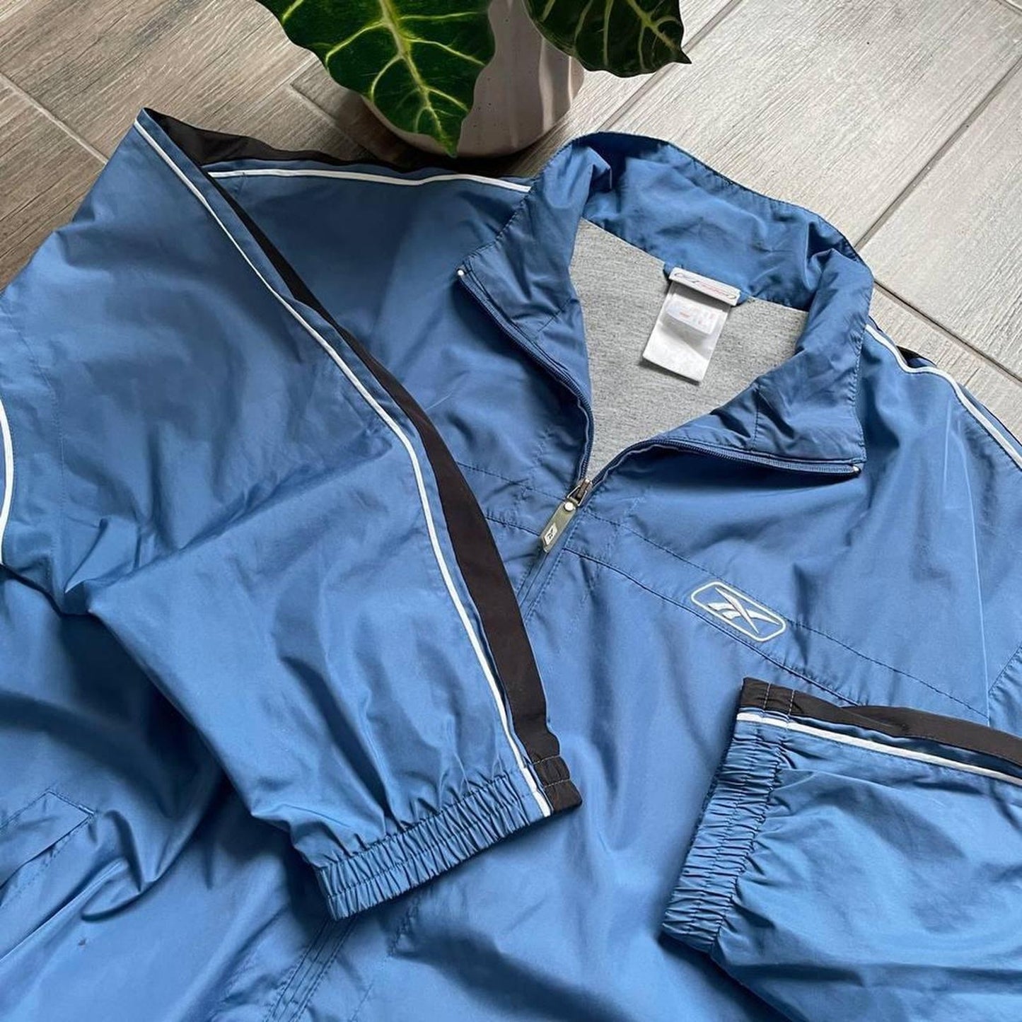 Reebok y2k gorpcore light nylon jacket