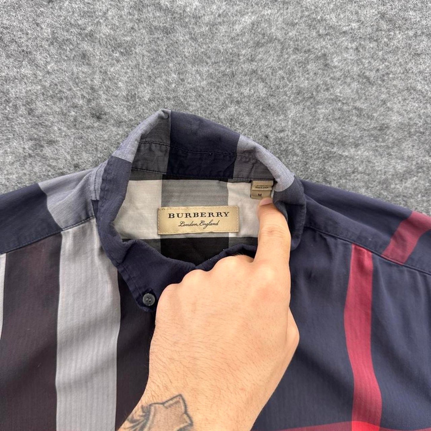 Burberry navy blue checkered button
