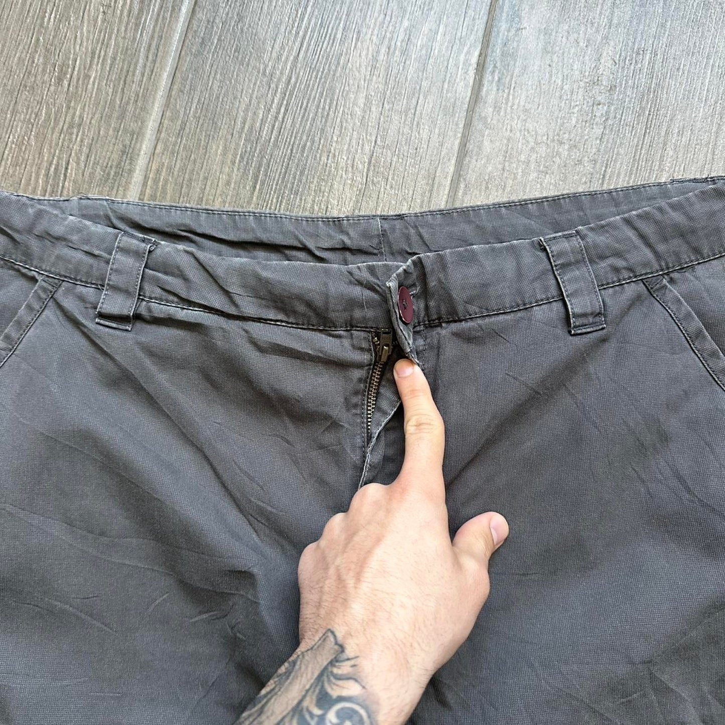 Nike grey cargo shorts Size L