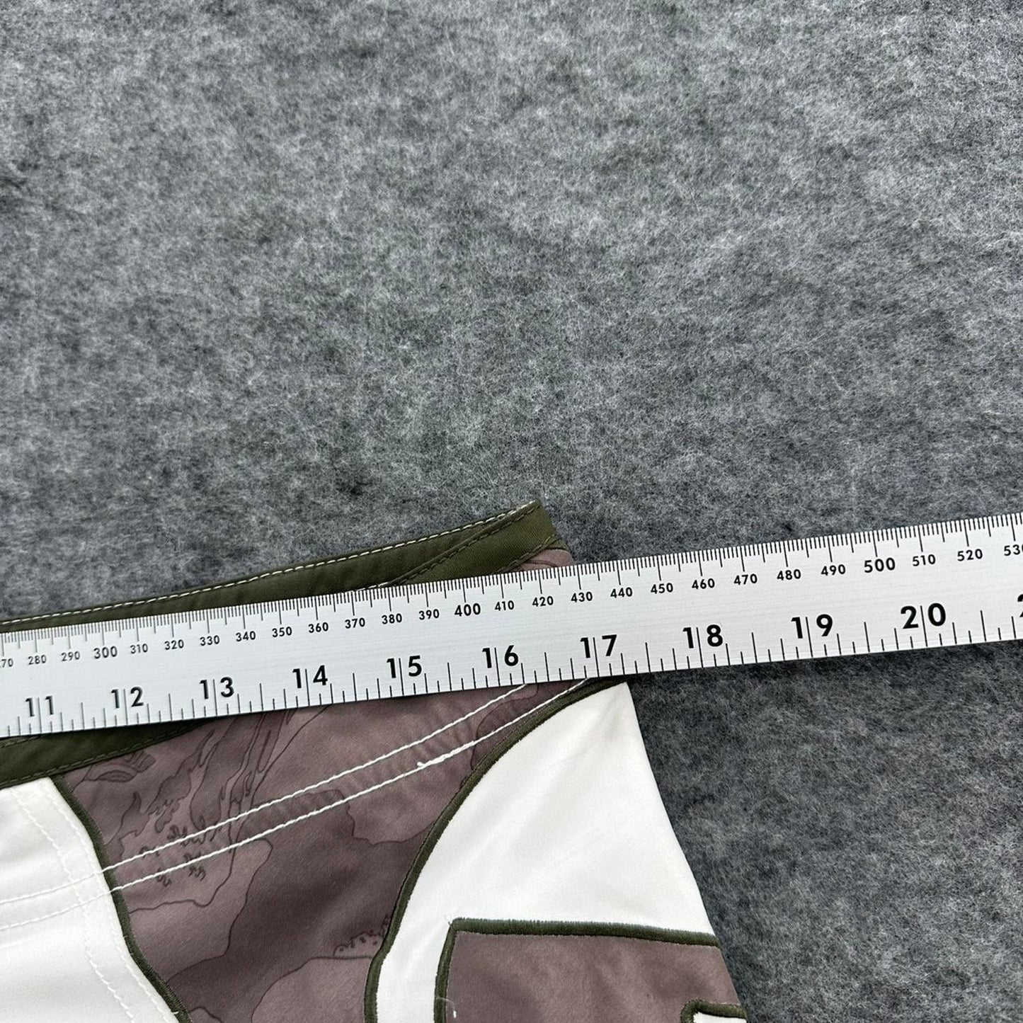 Quiksilver white board shorts