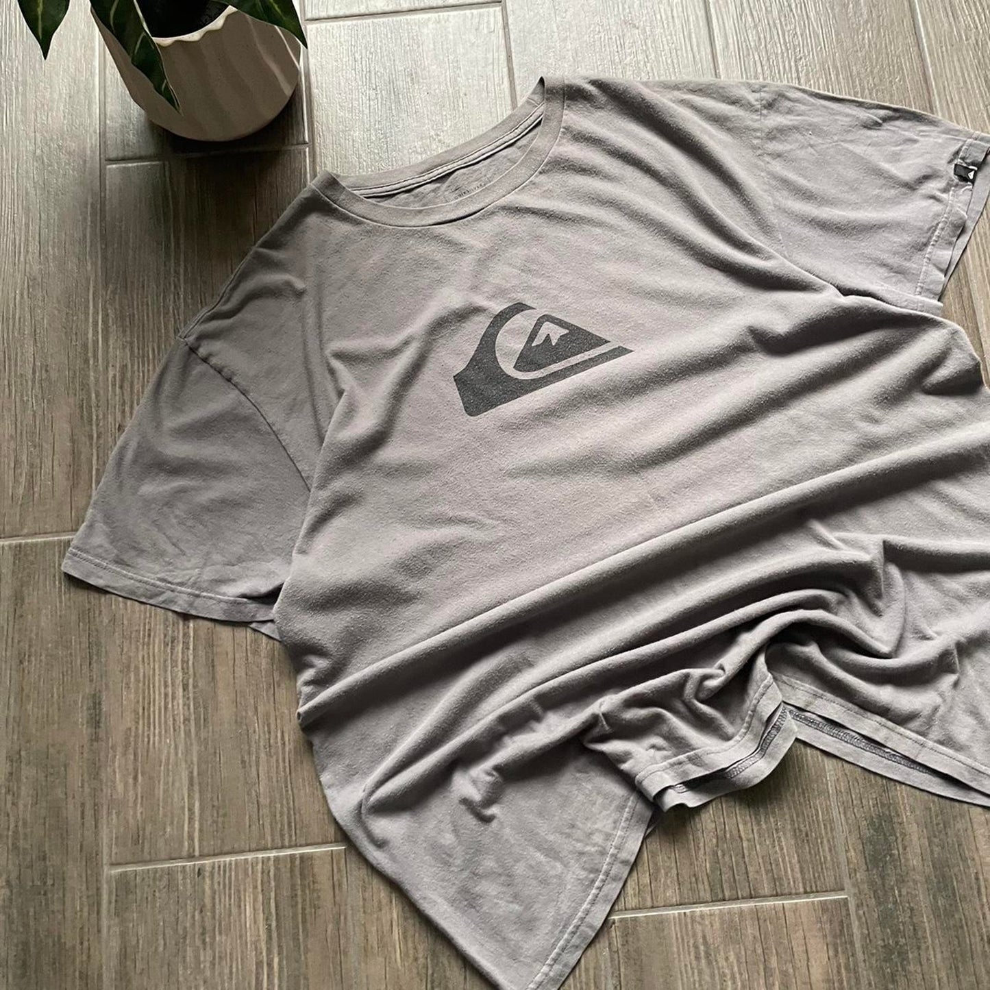 Quiksilver grey baggy surf y2k XL tee