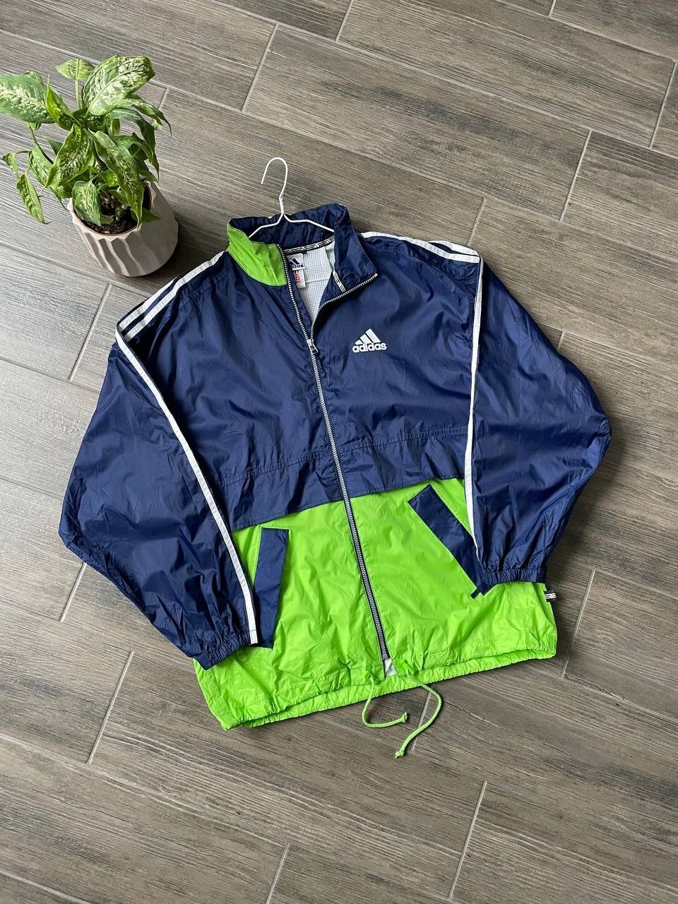 Adidas 90s vintage windbreaker jacket