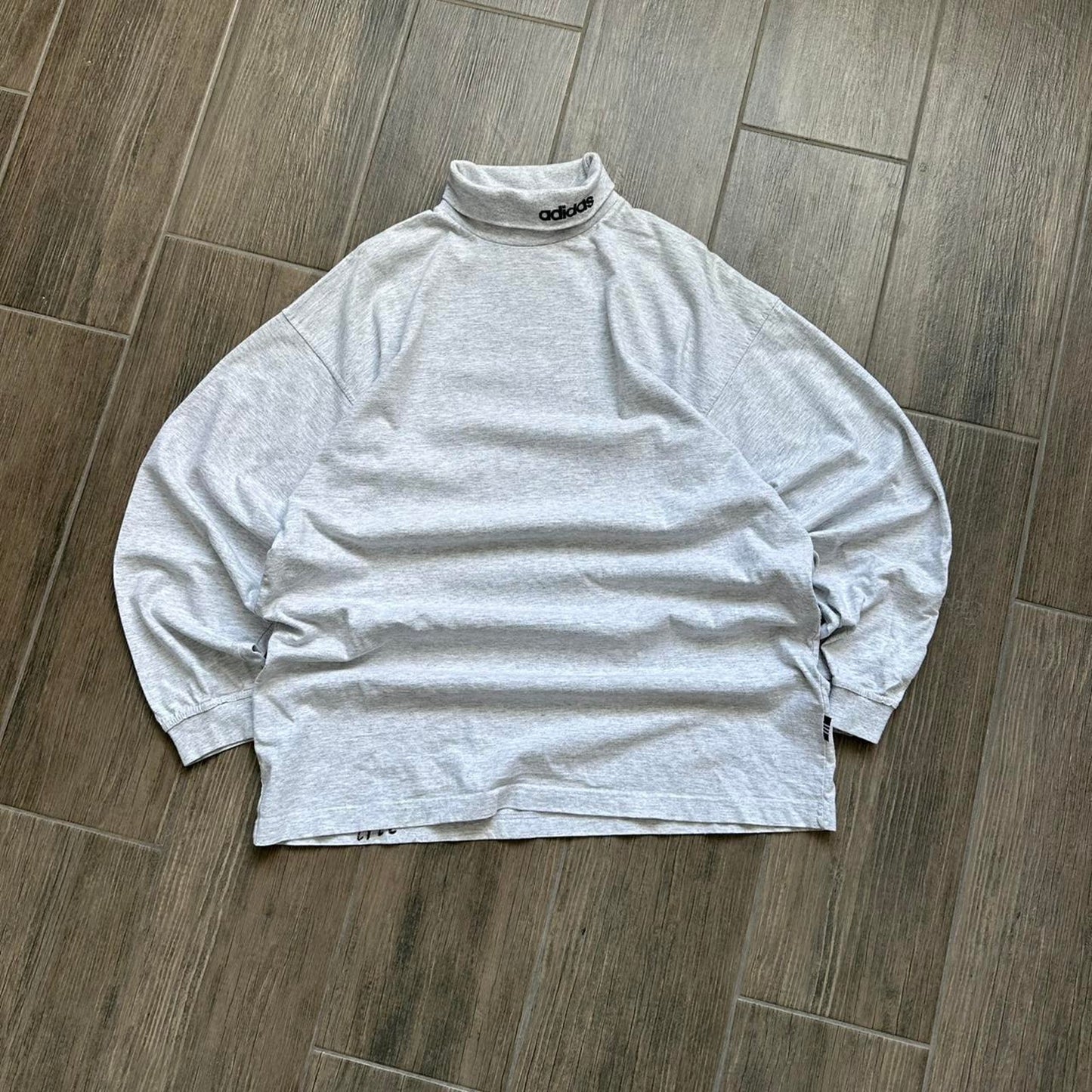Adidas grey y2k golf tee