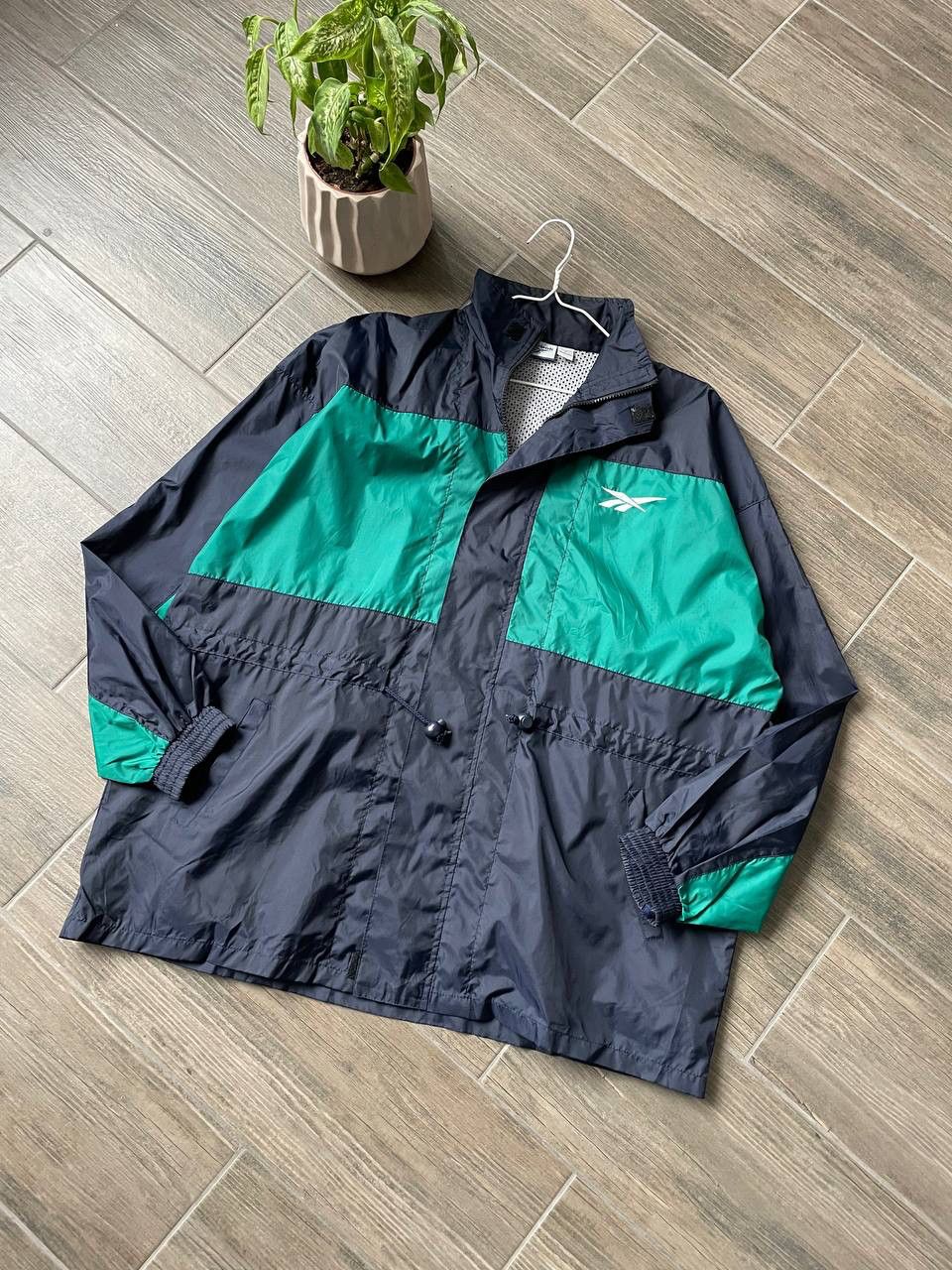 Reebok 90s vintage windbreaker jacket