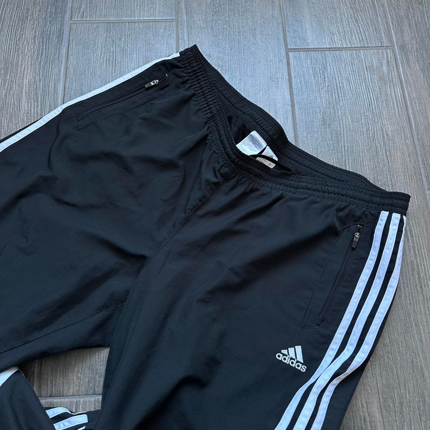 Adidas vintage baggy joggers sweatpants