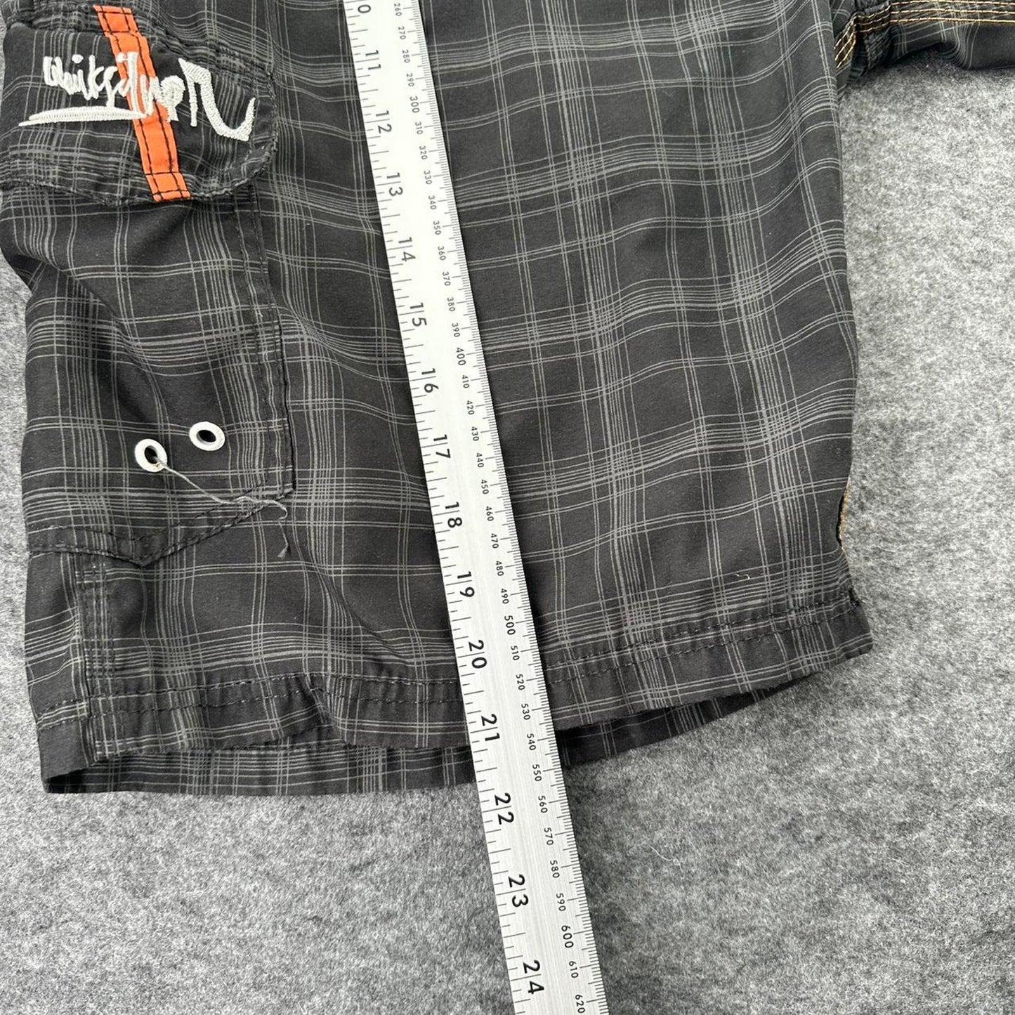 Quiksilver grey black plaid