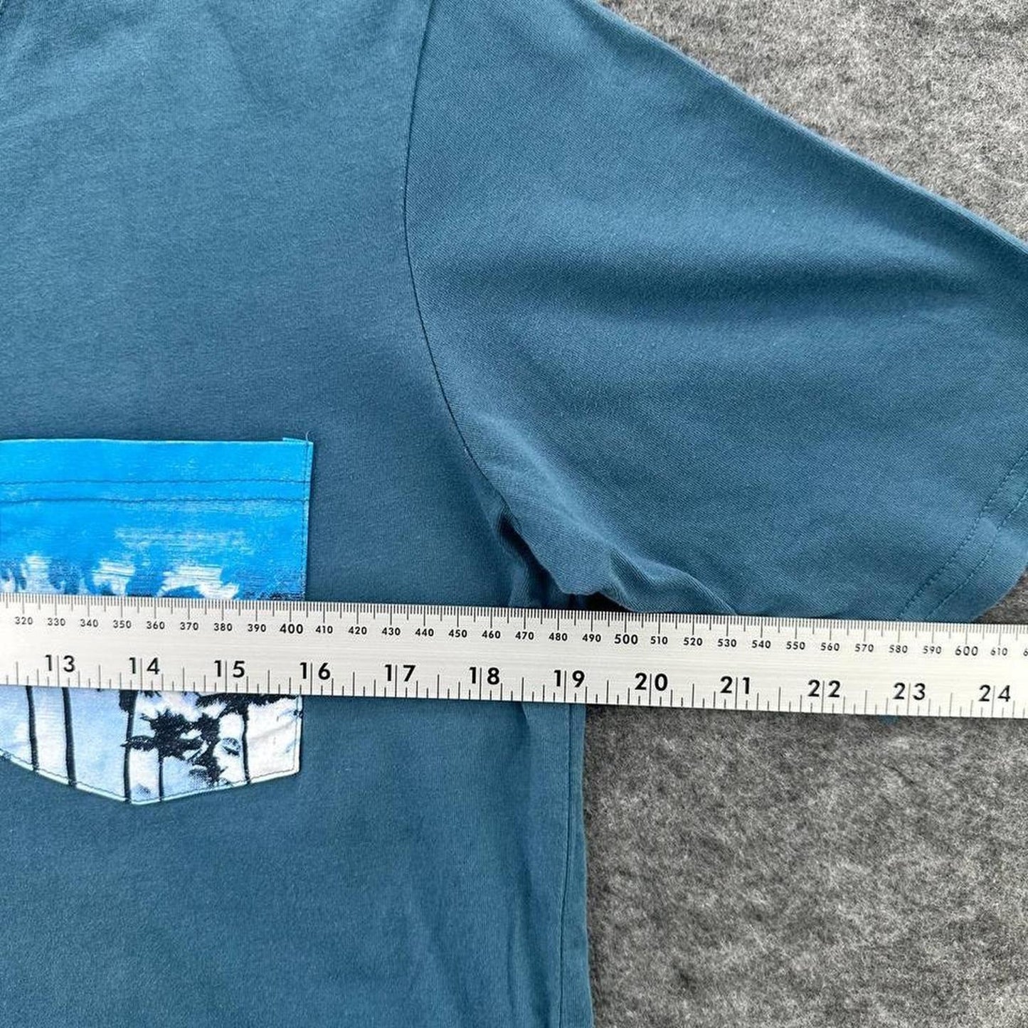 Quiksilver blue t shirt with palm