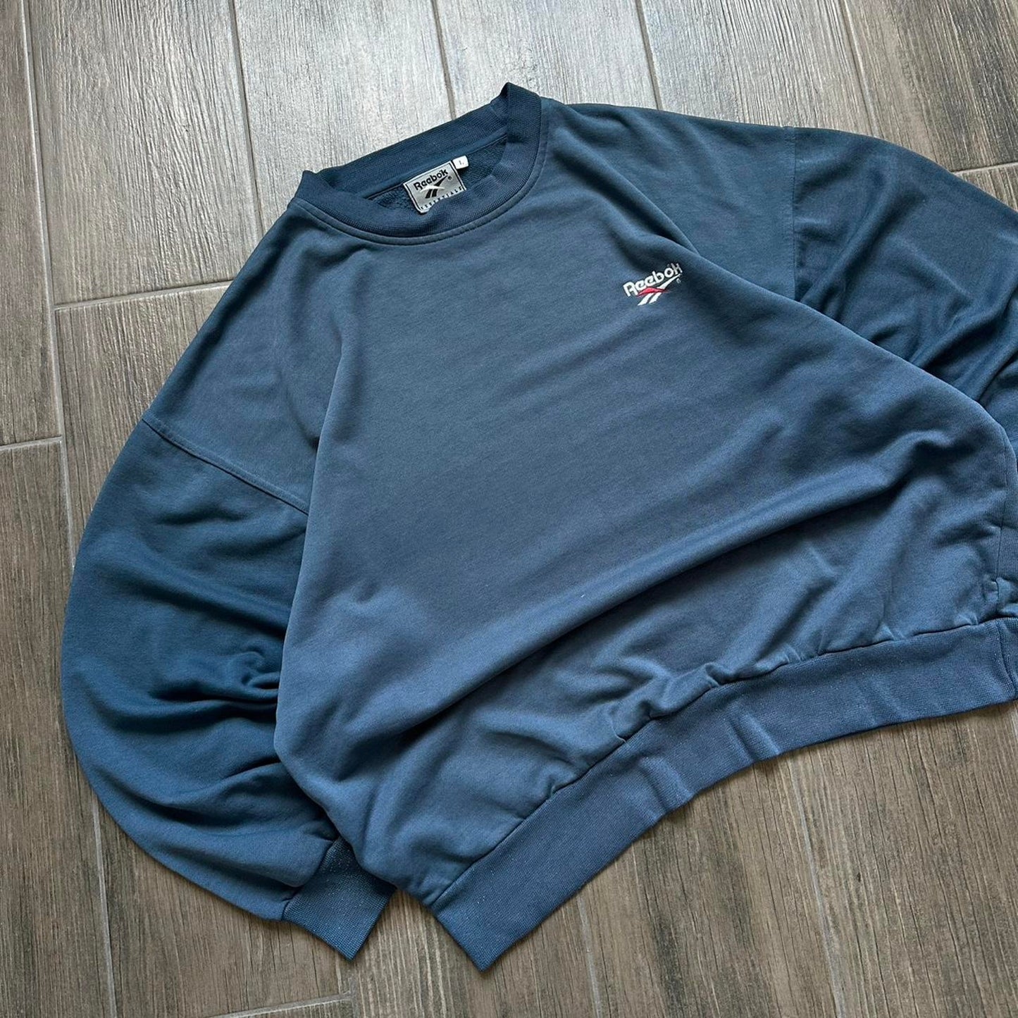 Reebok blue boxy fit vintage L sweatshirt (Copy)
