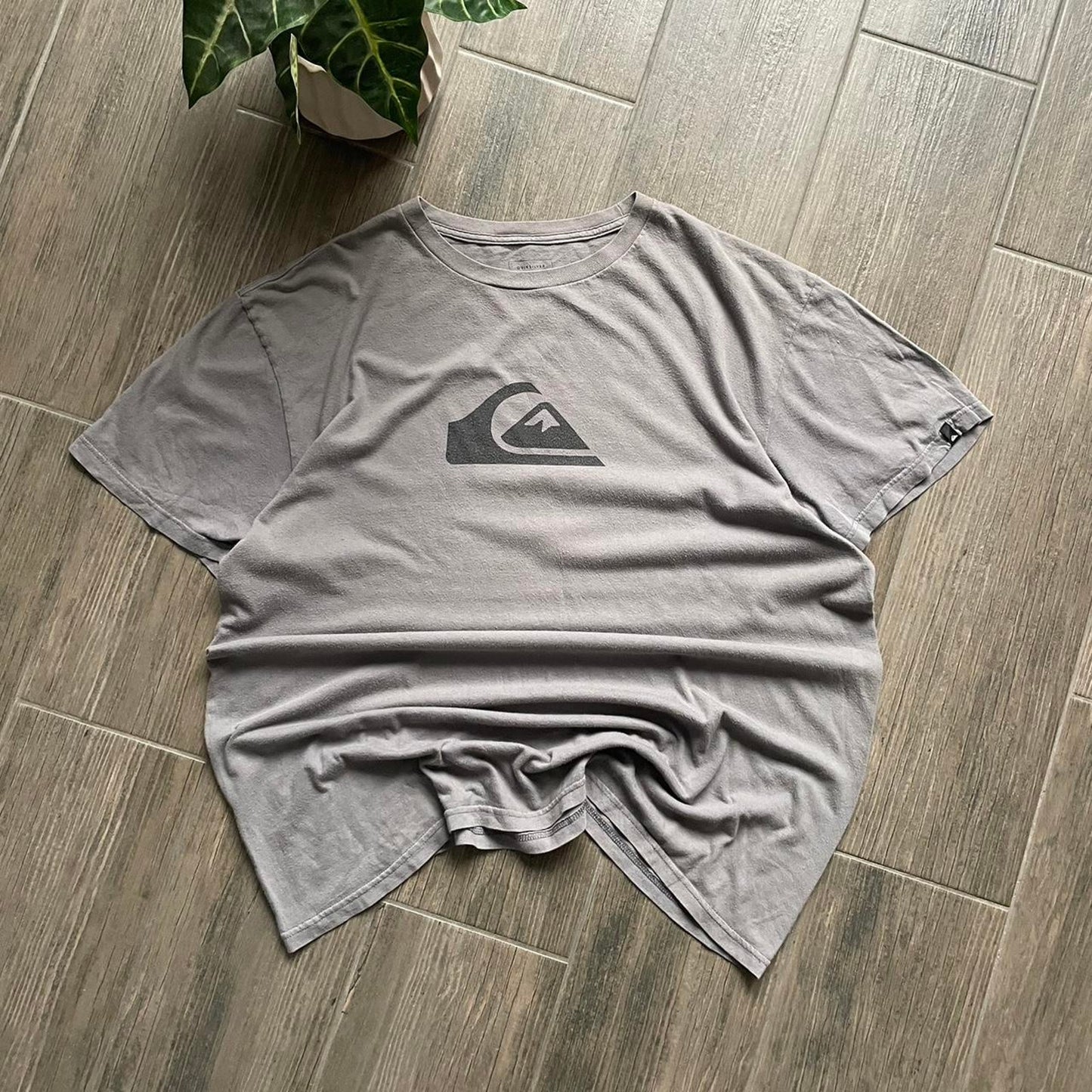 Quiksilver grey baggy surf y2k XL tee