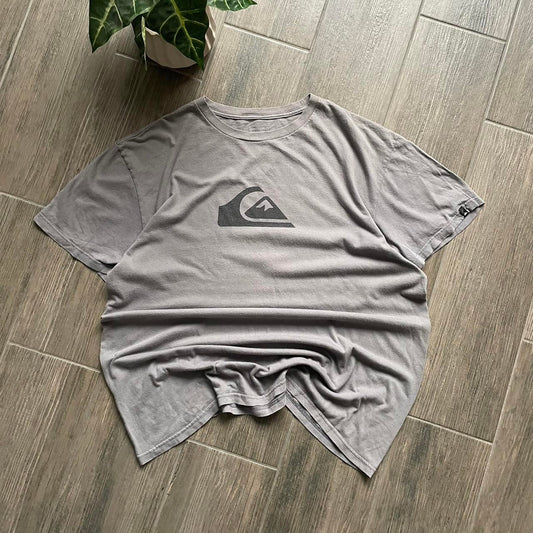 Quiksilver grey baggy surf y2k XL tee