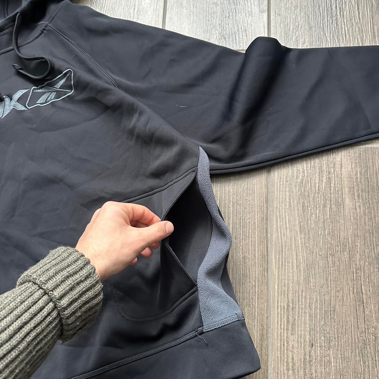 Reebok black boxy fit y2k XL hoodie