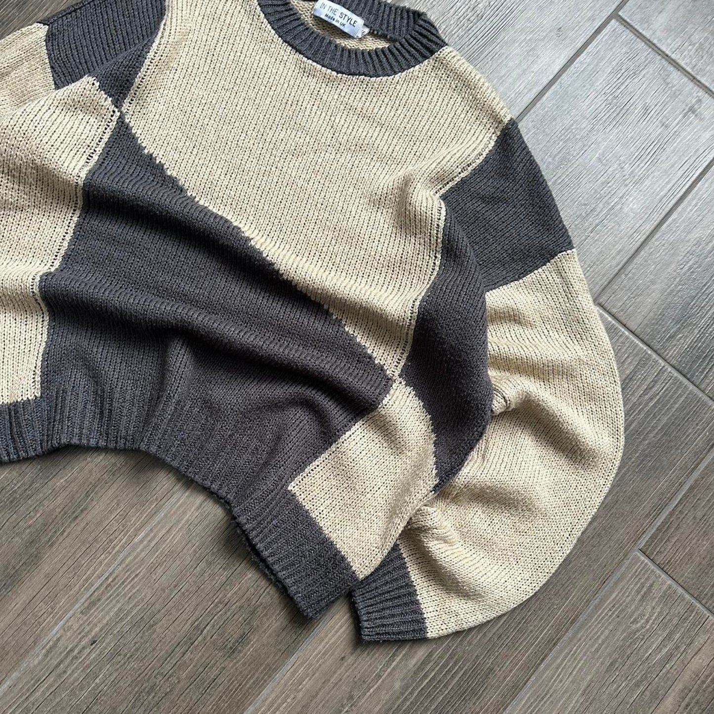 Vintage beige geometric print knit sweater