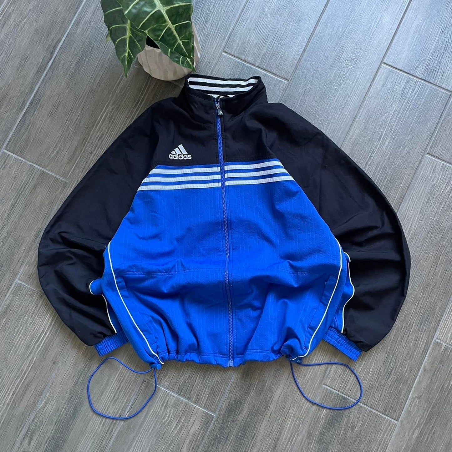 Adidas nylon vintage baggy y2k jacket
