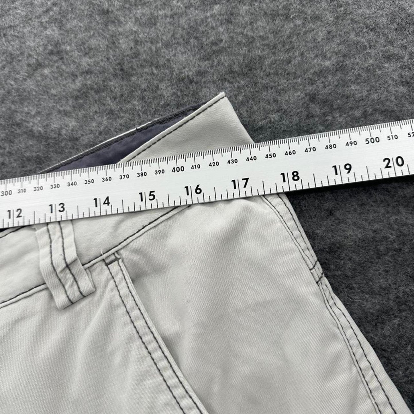 Billabong cream cargo shorts