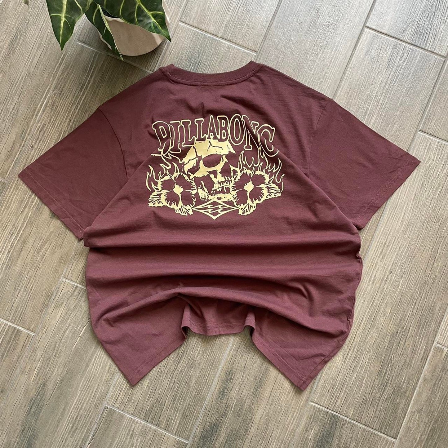 Billabong y2k surf baggy tee