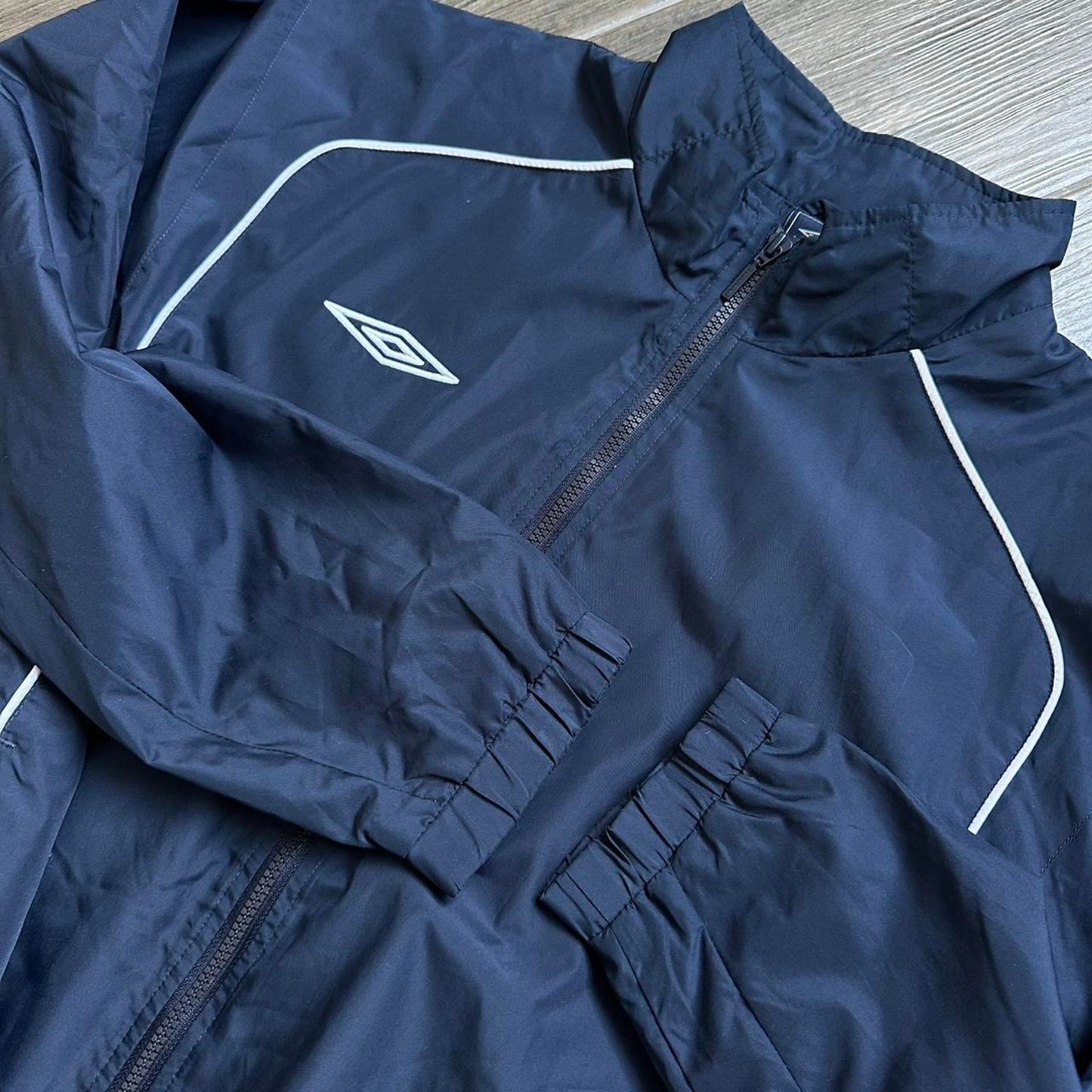 Umbro navy waterproof L light jacket